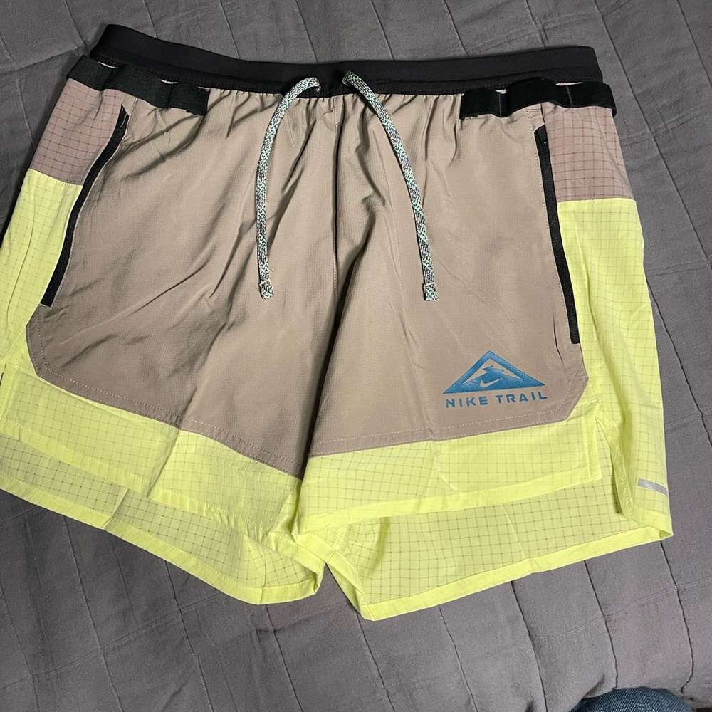 COPY - NIKE 5” SEAMS STANDARD FIT RUNNING SHORTS - Picture 5 of 5